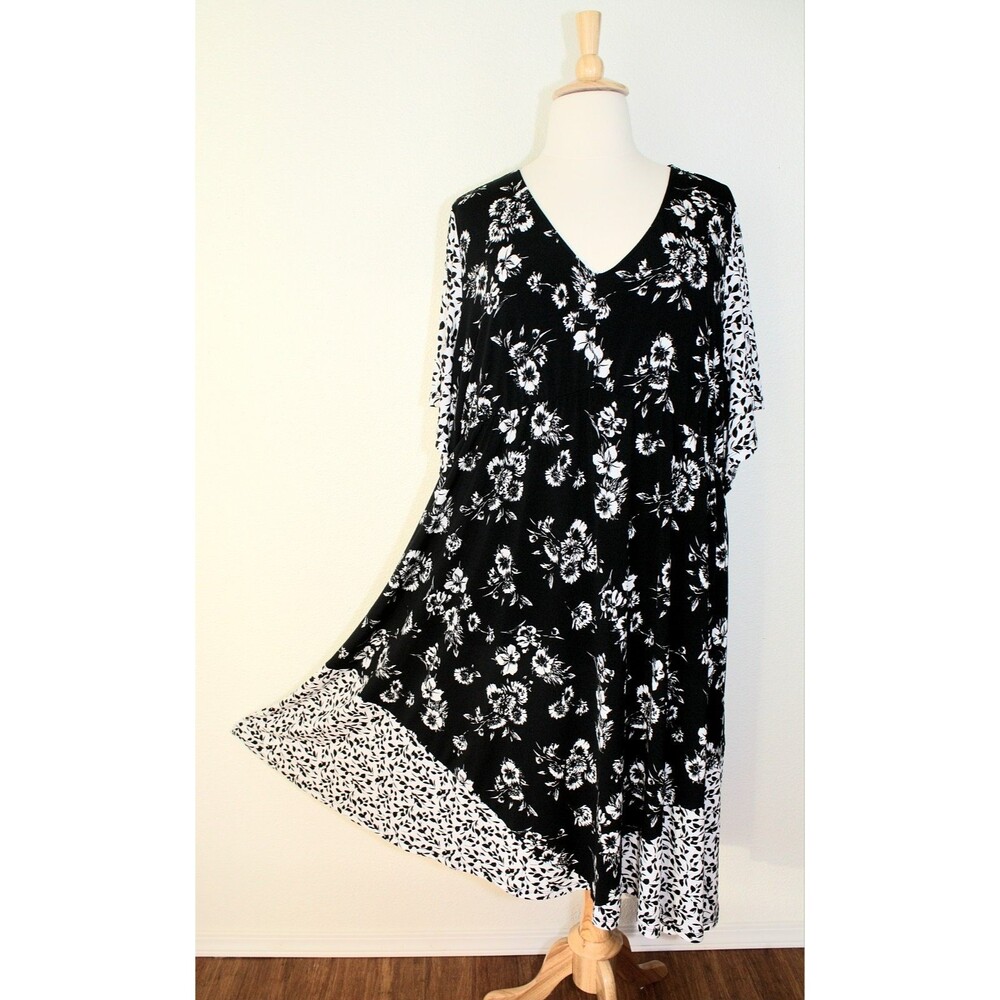 TORRID Midi Dress Plus Sz. 6 (30) White Black Floral Leaves SS Summer Casual *